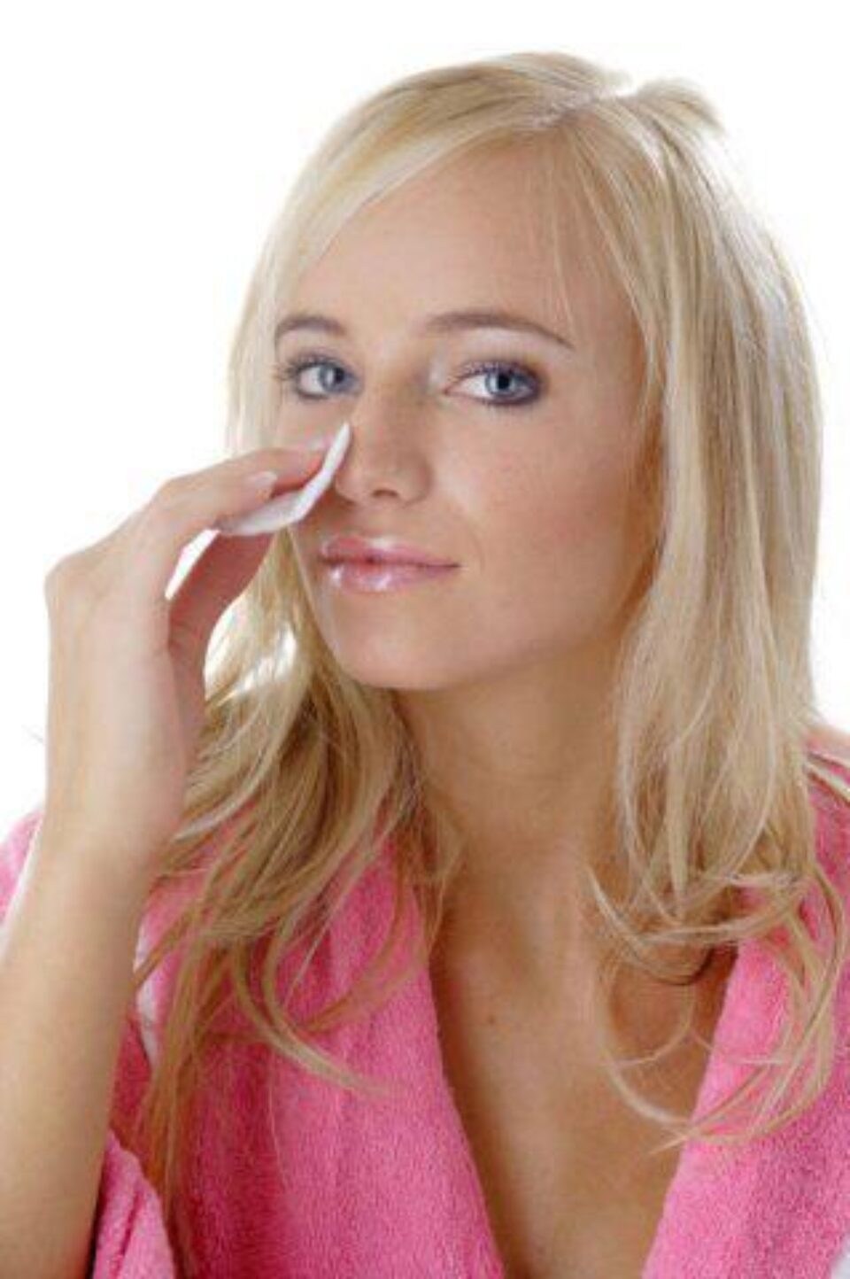 Sfatul dermatologilor este să vă demachiați dimineața și seara. Foto: ALAMY