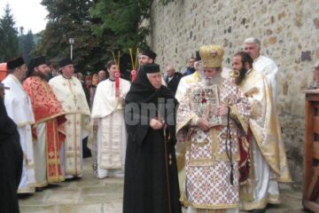 La ceas aniversar: Stareța Mănăstirii Voroneț, maica Irina, a împlinit ieri 76 de ani