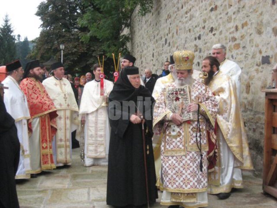 La ceas aniversar: Stareța Mănăstirii Voroneț, maica Irina, a împlinit ieri 76 de ani La ceas aniversar: Stareța Mănăstirii Voroneț, maica Irina, a împlinit ieri 76 de ani