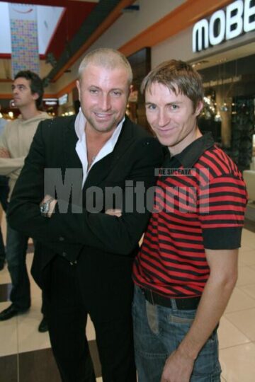 Monden: Cele mai noi creații vestimentare de toamnă-iarnă, prezente la parada modei