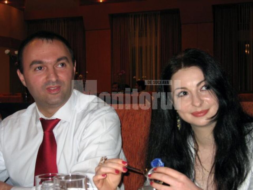 Cristian Adomniței și logodnica sa, Sabina Vișinari Cristian Adomniței și logodnica sa, Sabina Vișinari