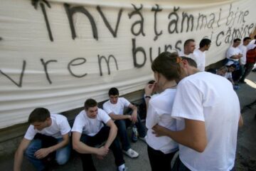 Studenții sunt nemulțumiți deoarece majorarea înseamnă 10 lei primiți în plus, lunar. Foto: MEDIAFAX