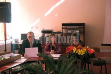 Directoarea colegiului, Mihaela Ursaciuc (centru), și directorii adjuncți Mariana Pintilie și Niță Mandici