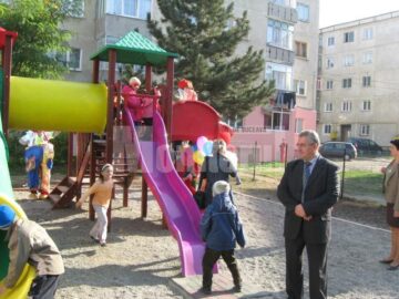 Inaugurare loc de joaca Burdujeni - strada Tineretului