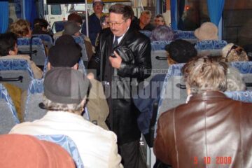 Niculai Bosancu i-a însoțit în excursie pe cei 60 de pensionari ceferiști