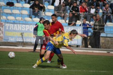 Meciul de sâmbătă a fost aprig disputat, așa cum o demonstrează și duelurile din teren