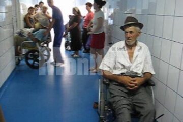 Bani: Suplimentări de fonduri pentru medicamente compensate și Ambulanță