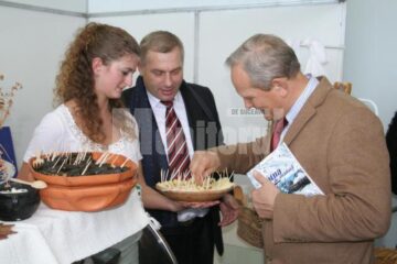 Promovare: Mâncare tradițională, vișinată și plimbări cu mocănița la Centrul Economic