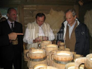 Relaxare: Flutur a dansat și a făcut echitație pentru oaspeții străini