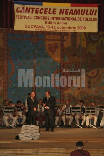 La final: Trofeul Festivalului Internațional „Cântecele Neamului” a mers la Târgu Mureș