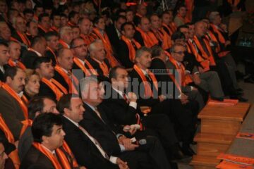 Proiecte: PD-L și-a prezentat programul pentru agricultură din fața unei piețe