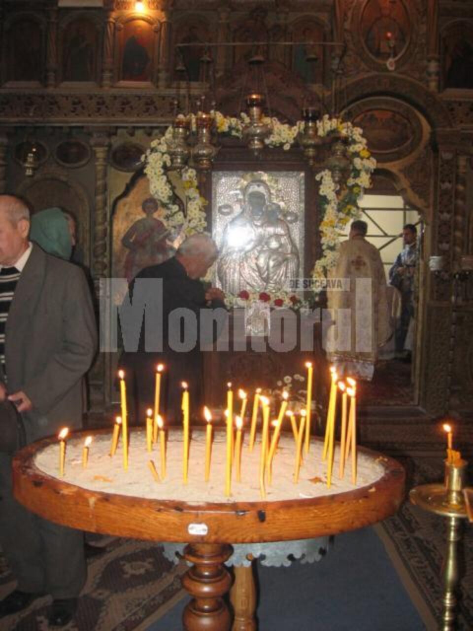 Bogdănești: Biserică în haine de sărbătoare, de Sf. Parascheva