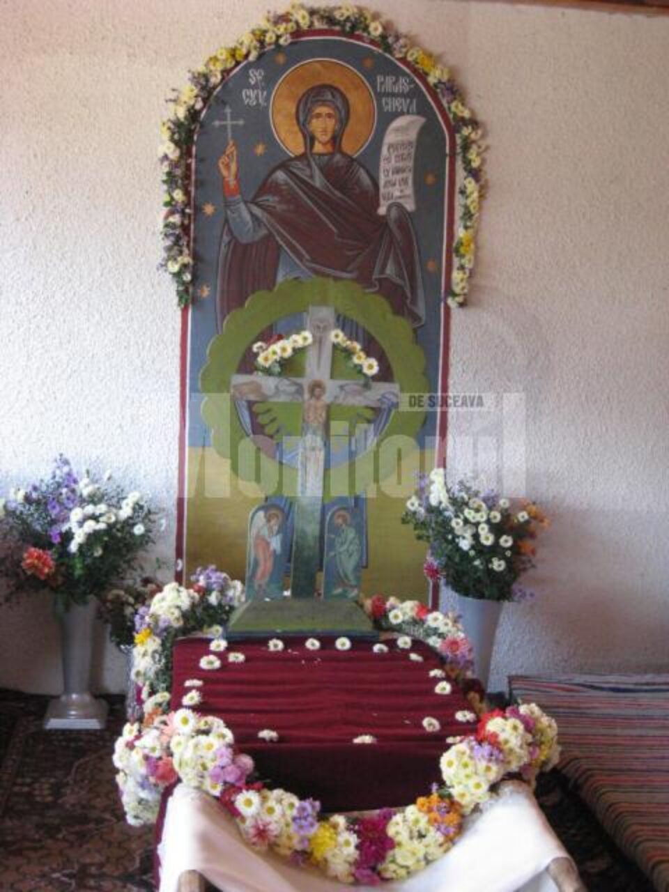 Bogdănești: Biserică în haine de sărbătoare, de Sf. Parascheva