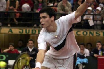 Hănescu a reușit să întoarcă meciul și să se califice în turul doi la Madrid