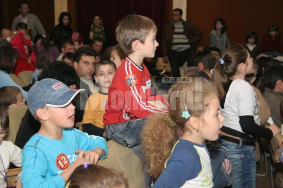 Spectacol: Culoare și mișcare pentru copii, pe scena teatrului