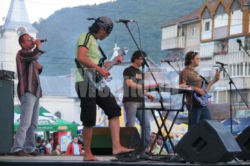 Rockerii de la Axiome au anunțat că vor își vor lansa albumul, în curând, și la Suceava Rockerii de la Axiome au anunțat că vor își vor lansa albumul, în curând, și la Suceava