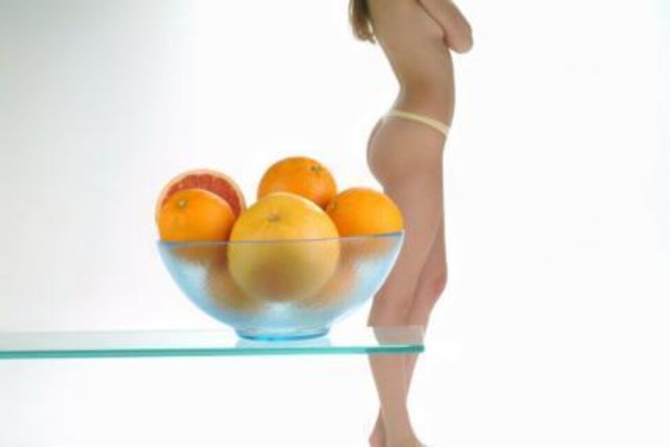 Sucurile din fructe zdrobite conțin în jur de 100 de calorii pentru un pahar. Foto: SUITE MEDIA