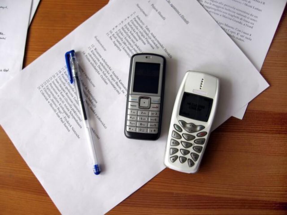 Orice client poate, de ieri, să treacă la un alt operator de telefonie mobilă păstrându-și numărul. Foto: Paweł Zawistowski