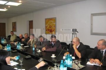 Reprezentanții hipermarketurilor le-au sugerat producătorilor să vină cu o ofertă fermă la negocierile de contracte
