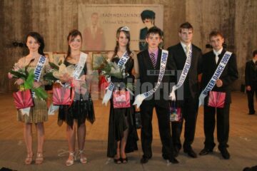 Colegiul Național „Spiru Haret”: „Balul bobocilor” - Old School vs. New School
