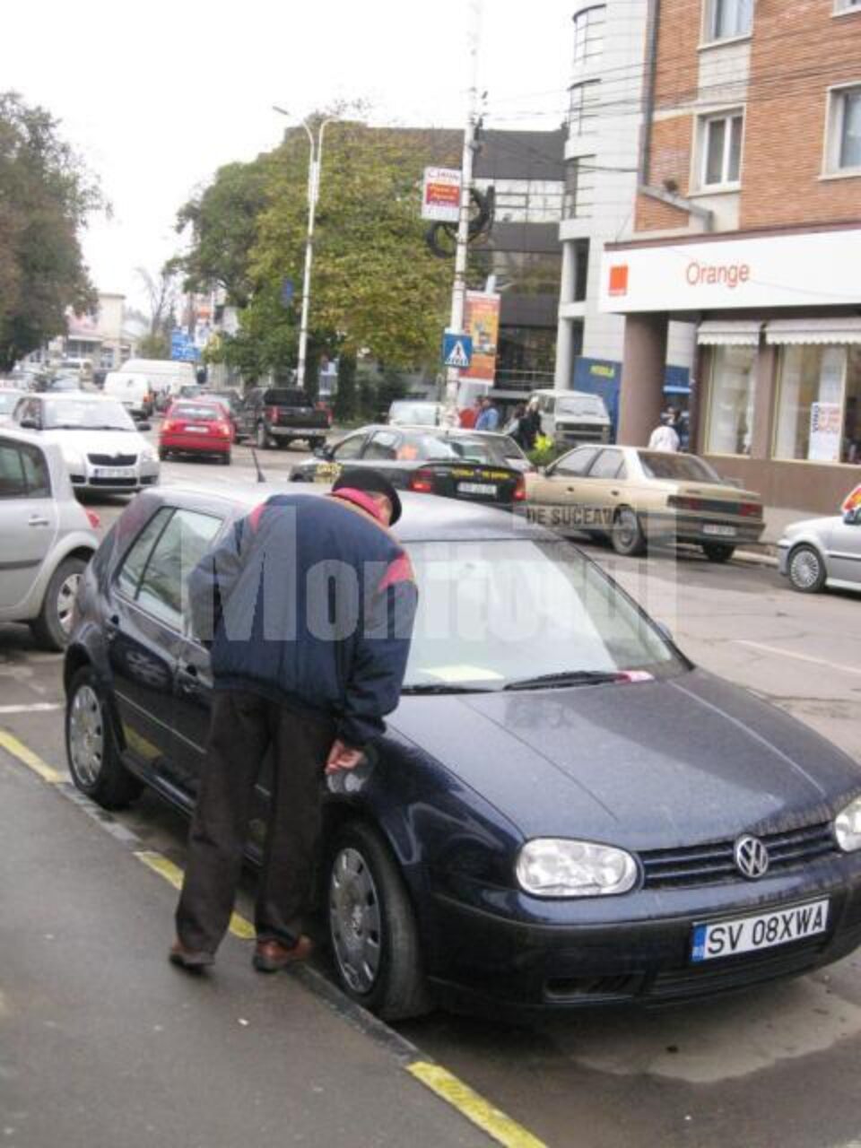 Măsuri: Amenzi pentru proprietarii mașinilor cu anunț de vânzare