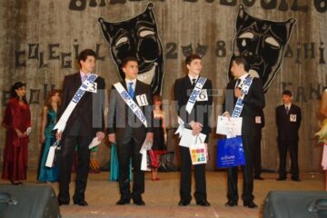Colegiul „Dimitrie Cantemir”: „Balul bobocilor”, cu mască și fără mască