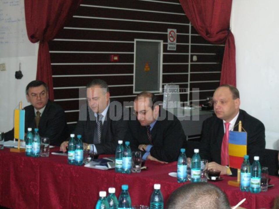 Ambasadorul Ucrainei în România, Markian Kulyk, s-a întâlnit, ieri, cu președintele executiv al Camerei de Comerț, Industrie și Agricultură, Ovidiu Donțu Ambasadorul Ucrainei în România, Markian Kulyk, s-a întâlnit, ieri, cu președintele executiv al Camerei de Comerț, Industrie și Agricultură, Ovidiu Donțu