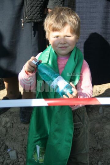 Acțiune ecologică: Președintele Băsescu a plantat câte un salcâm pentru fiecare membru al familiei sale