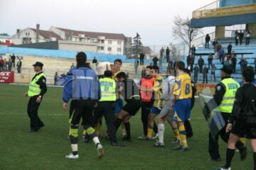 Boacănele lui Bocăneală nu au rămas fără urmări, iar spiritele s-au încins la final și arbitrul a fost bătut de jucătorii de la Cetatea