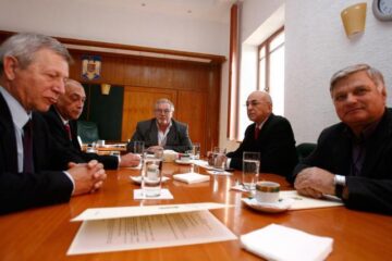 Ministrul Educației, Anton Anton , la discuțiile cu liderii sindicali din învățământ. Foto: BOGDAN STAMATIN / MEDIAFAX FOTO