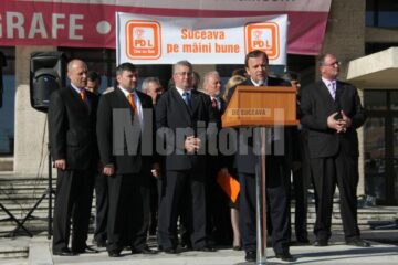 Electoral: PD-L a dat startul campaniei din fața Casei Culturii Suceava
