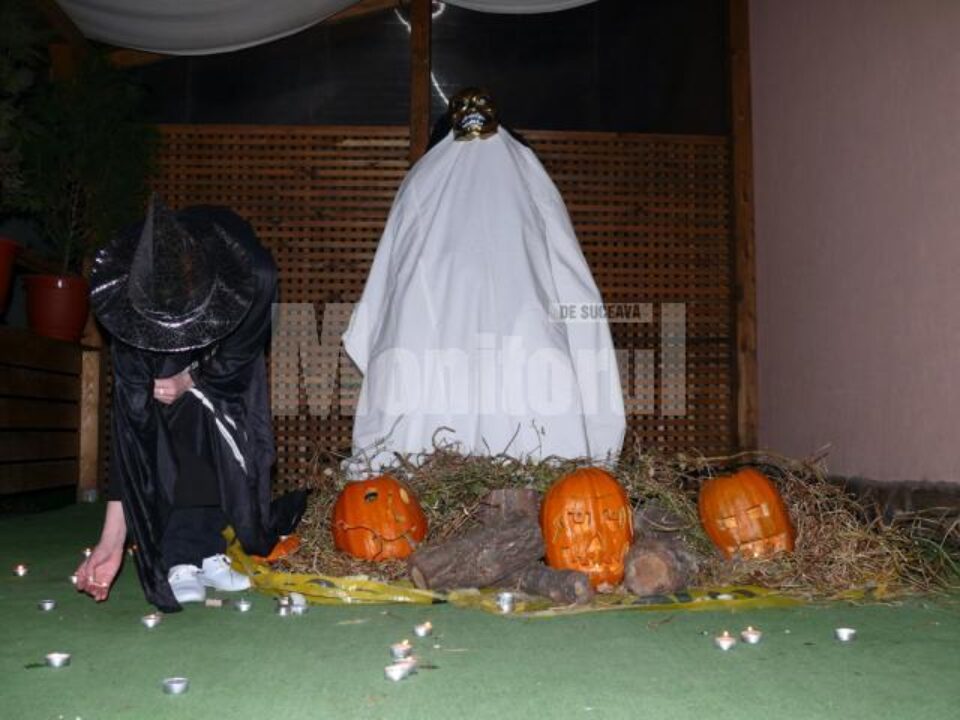 Fălticeneni: Hallowen-ul a adus profit restaurantelor care au deținut obiecte specifice sărbătorii Fălticeneni: Hallowen-ul a adus profit restaurantelor care au deținut obiecte specifice sărbătorii