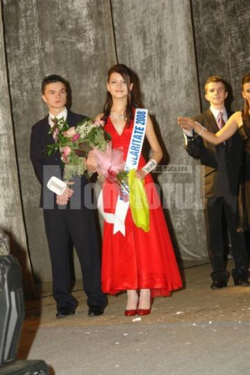 Colegiul „Mihai Eminescu”: „Balul bobocilor”, în universul magic al basmului