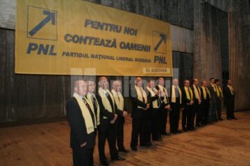 PNL Suceava și-a prezentat ieri alegătorilor suceveni candidații la alegerile parlamentare