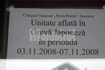 Profesorii din unitățile de învățământ din județ au intrat de ieri în grevă japoneză
