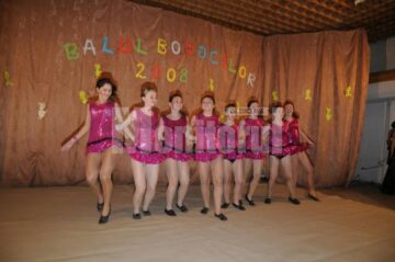 Concurs: „Balul bobocilor”, la Grupul Școlar Dumbrăveni