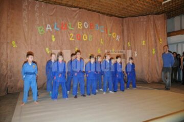 Concurs: „Balul bobocilor”, la Grupul Școlar Dumbrăveni