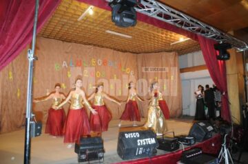 Concurs: „Balul bobocilor”, la Grupul Școlar Dumbrăveni