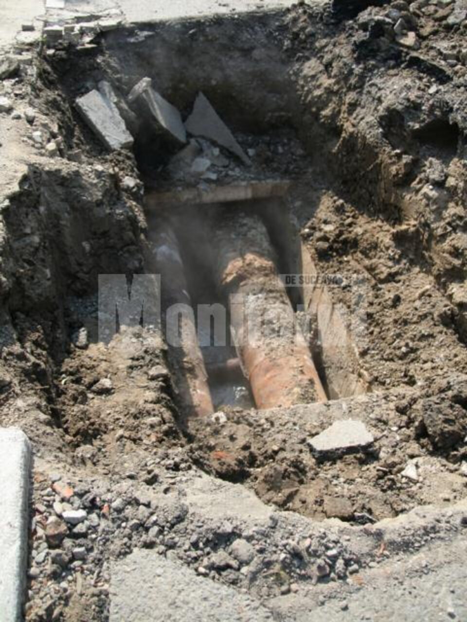 Avariile pe traseul magistralei II au lăsat trei din cele mai mari cartiere ale Sucevei fără căldură și apă caldă