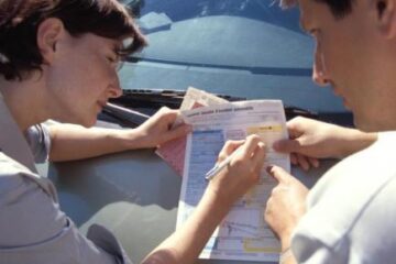 Polițele auto obligatorii RCA vor putea fi emise, de la 1 ianuarie 2009, în sistem electronic. Foto: OREDIA