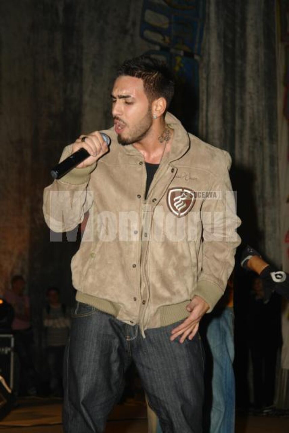 Concert: Alex și muzică R&B, la Balul de la „Alimentar”