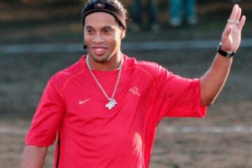 Ronaldinho a salvat Milanul în prelungiri