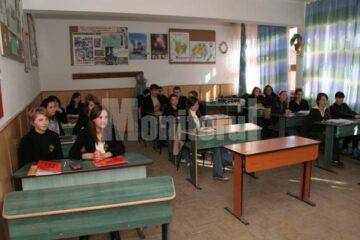 Ieri, în intervalul orar 12-14, majoritatea cadrelor didactice din județul Suceava au fost în grevă de avertisment,