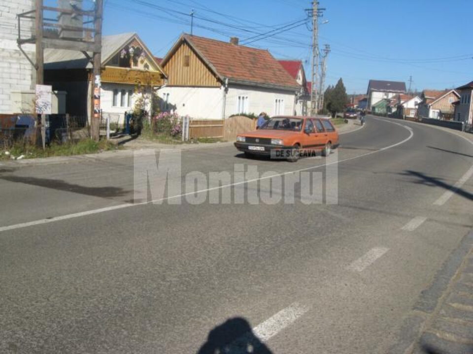 Bătaie de joc: Lucrări de mântuială la reabilitarea drumului european 576 Suceava - Vatra Dornei