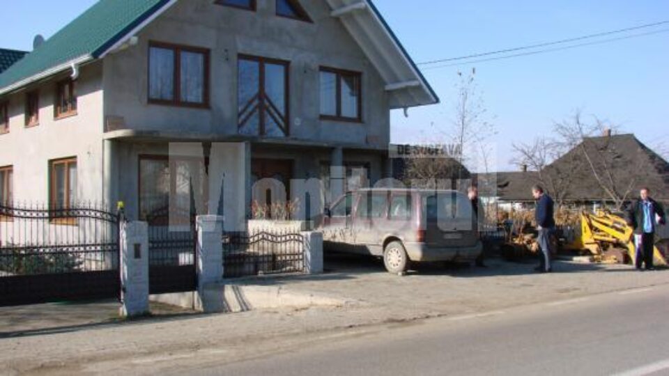 Polițiștii și lucratorii silvici au găsit Chrysler-ul cu care a fost transportat vânatul