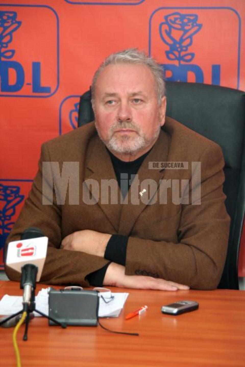 Mihai Vitcu militează pentru ca toți copiii din mediul rural să aibă șanse egale la învățătură Mihai Vitcu militează pentru ca toți copiii din mediul rural să aibă șanse egale la învățătură