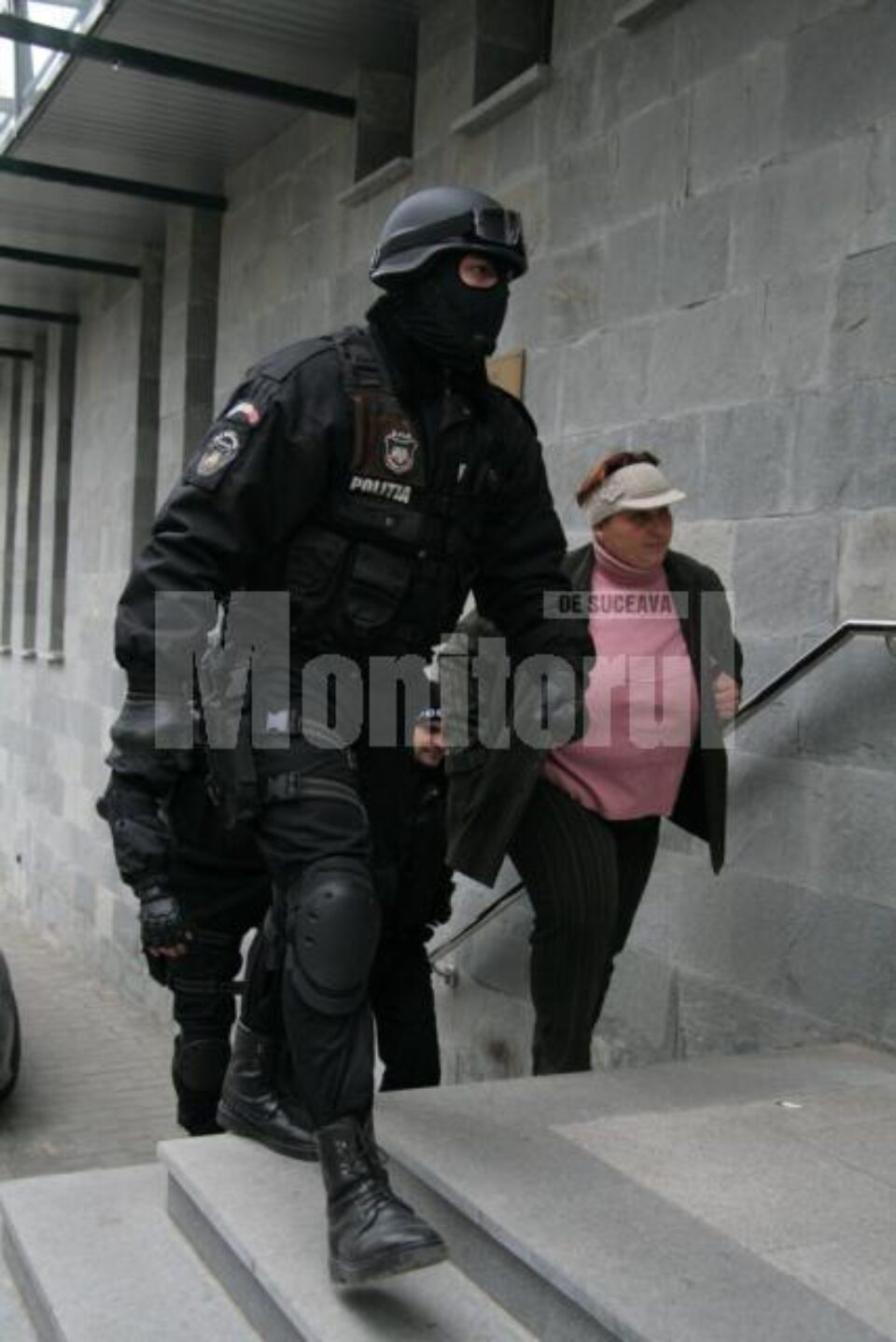 Opt dintre suspecți au fost duși, aseară, în fața judecătorilor, cu propunere de arestare preventivă