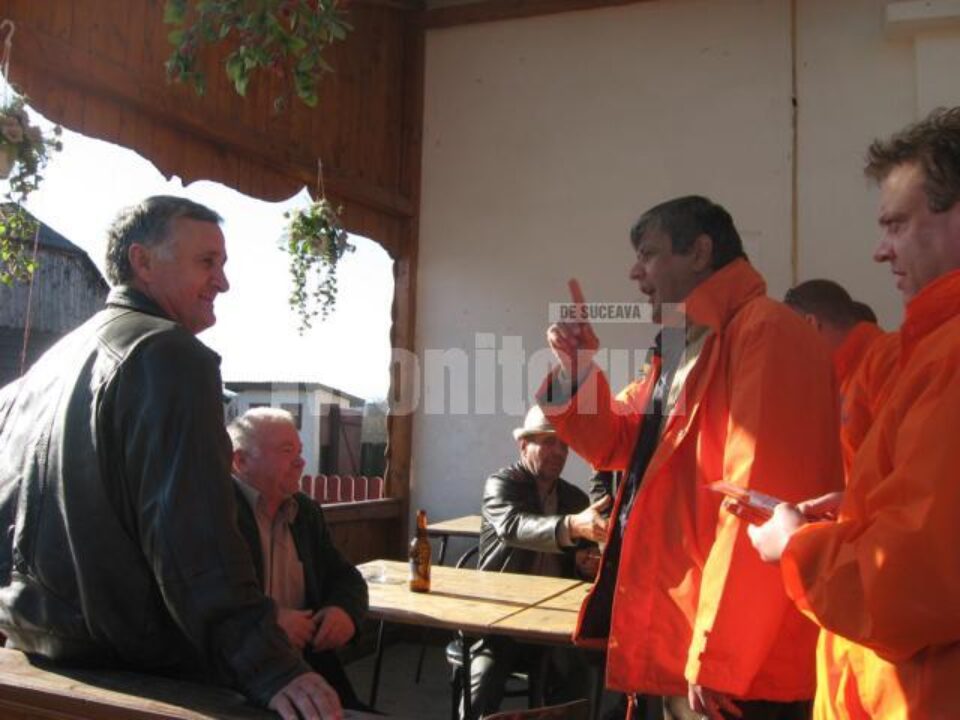 Cristian Irimie, candidat PD-L la Camera Deputaților în colegiul uninominal 6 Rădăuți, în teritoriu Cristian Irimie, candidat PD-L la Camera Deputaților în colegiul uninominal 6 Rădăuți, în teritoriu