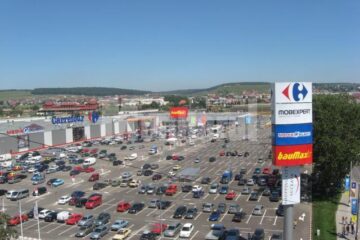Numai în privința mall-urilor, în Suceava există două prezențe notabile, ambele inaugurate în 2008