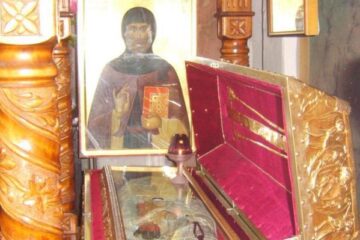 Din anul 1490 până astăzi, sfintele moaște se află nestrămutate de la Mănăstirea Bistrița